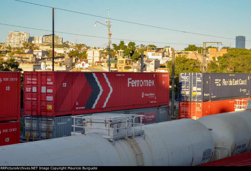 FXEU Container red scheme